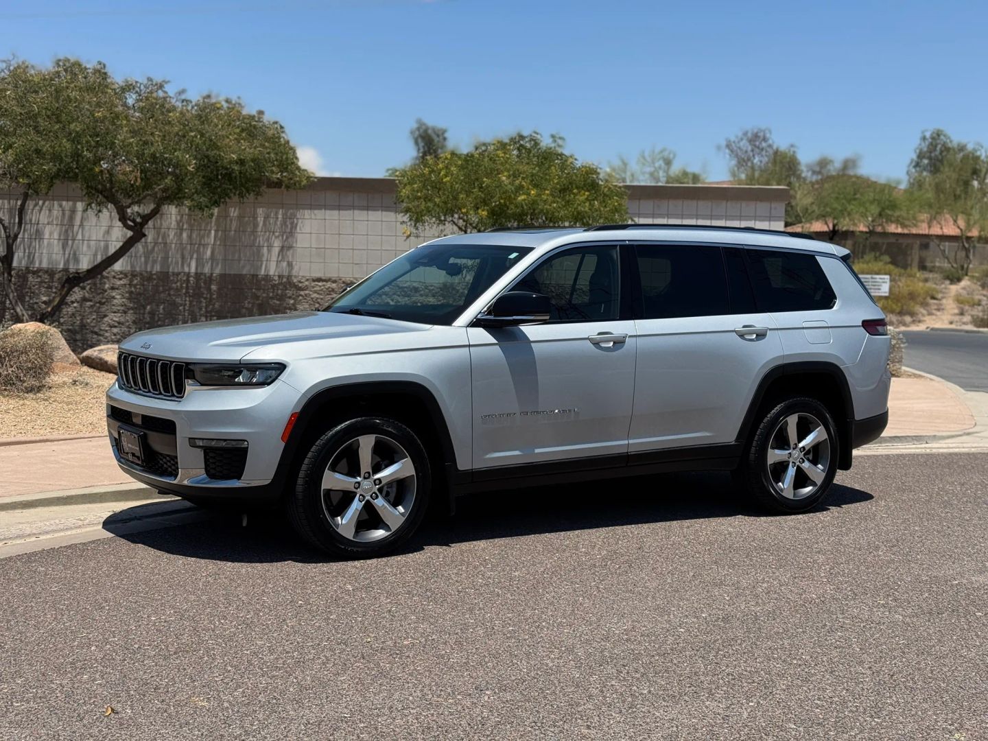 jeep grand cherokee l 2022 1C4RJKBG8N8526699 image jeep grand cherokee l 2022 1C4RJKBG8N8526699 image